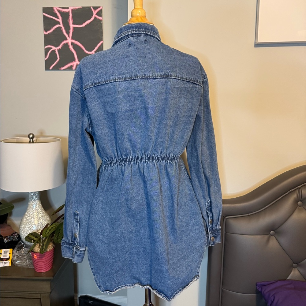PrettyLittleThing Blue Long Sleeve Denim Dress - Picture 5 of 6